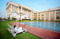 resorts near moradabad