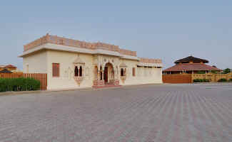 resorts around jaipur