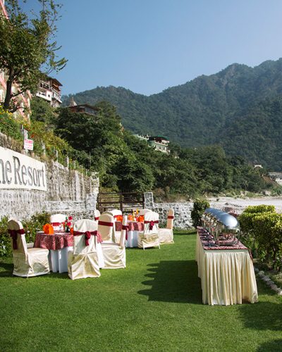 Divine-Rishikesh-River-Side-Banquet