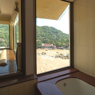 Divine-Rishikesh-maharani-suite2