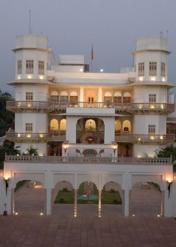 Heritage forts Resorts Around Delhi